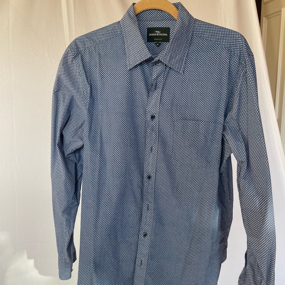 Rodd and Gunn button down long sleeve shirt